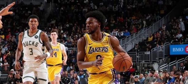 PG游戏-关于雄鹿不断突破！，浓眉哥连续三场比赛得分超过重要助攻热度持续攀升的信息