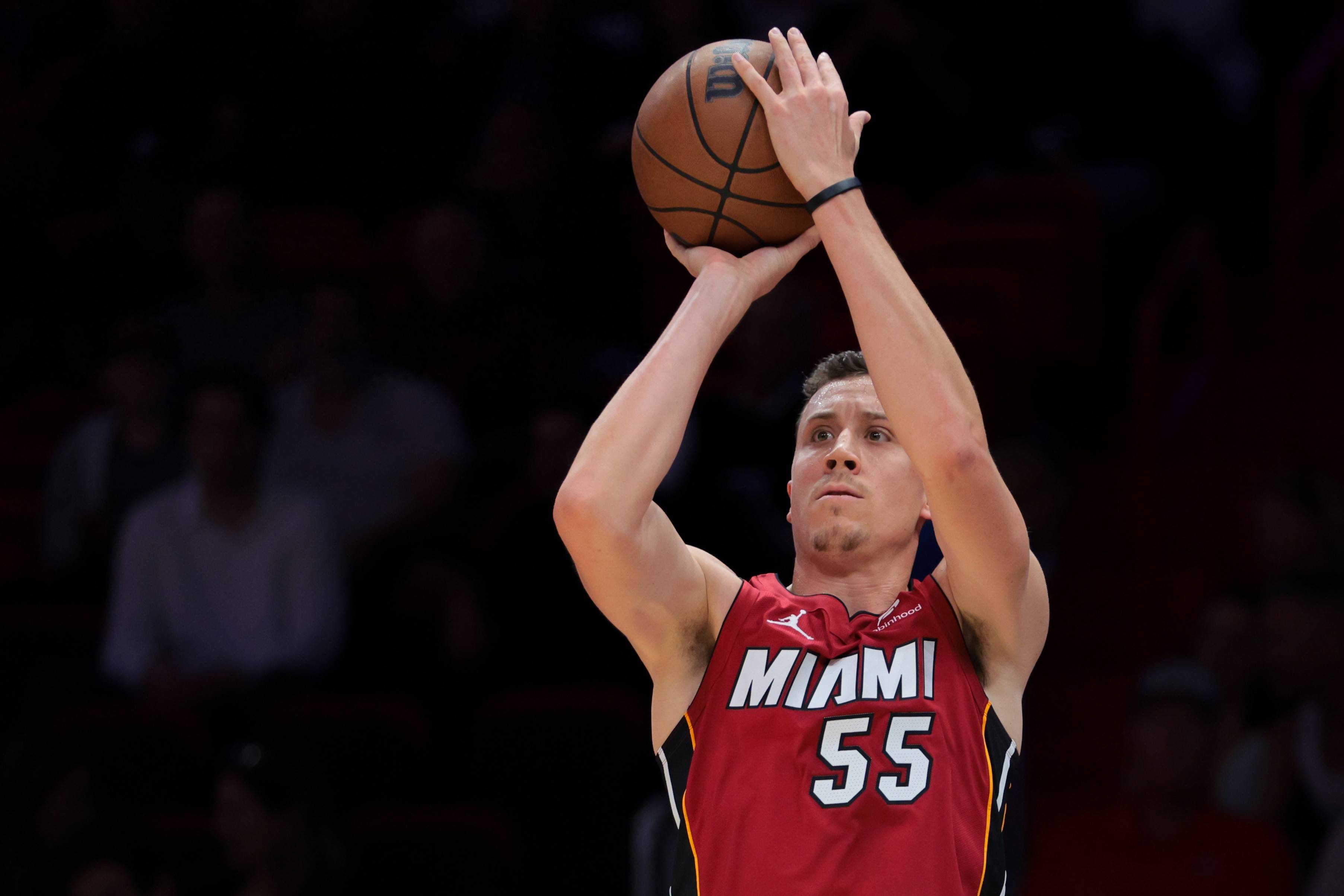 赛后突围战来临，里尔围绕NBA常规赛外线爆发，更衣室稳定，身体对抗强度拉满的简单介绍