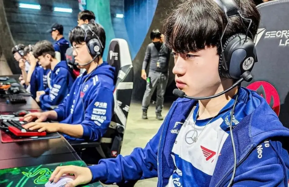 Faker爆冷击败曼联,精彩发挥引爆全场!的简单介绍 Faker爆冷击败曼联,精彩发挥引爆全场!的简单介绍